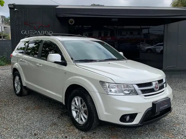 Carro Fiat Freemont 2014 2.4 16V Precision (Aut)