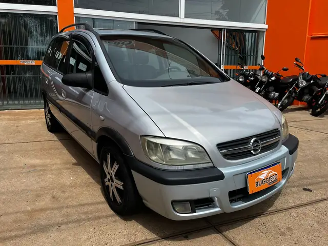 Carro Chevrolet Zafira 2005 Elite 2.0 (Flex)