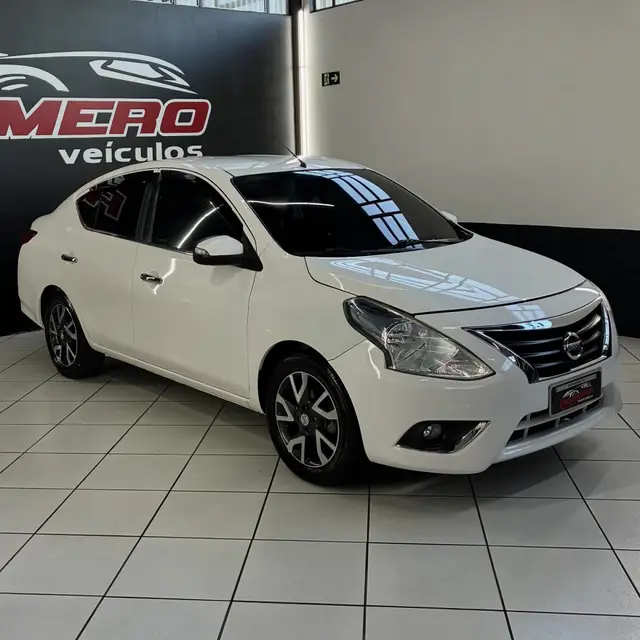 Carro Nissan Versa 2017 1.6 16V SL FlexStart CVT (Flex)