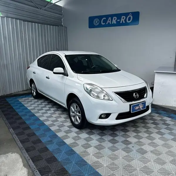Carro Nissan Versa 2014 1.6 16V SL (Flex)