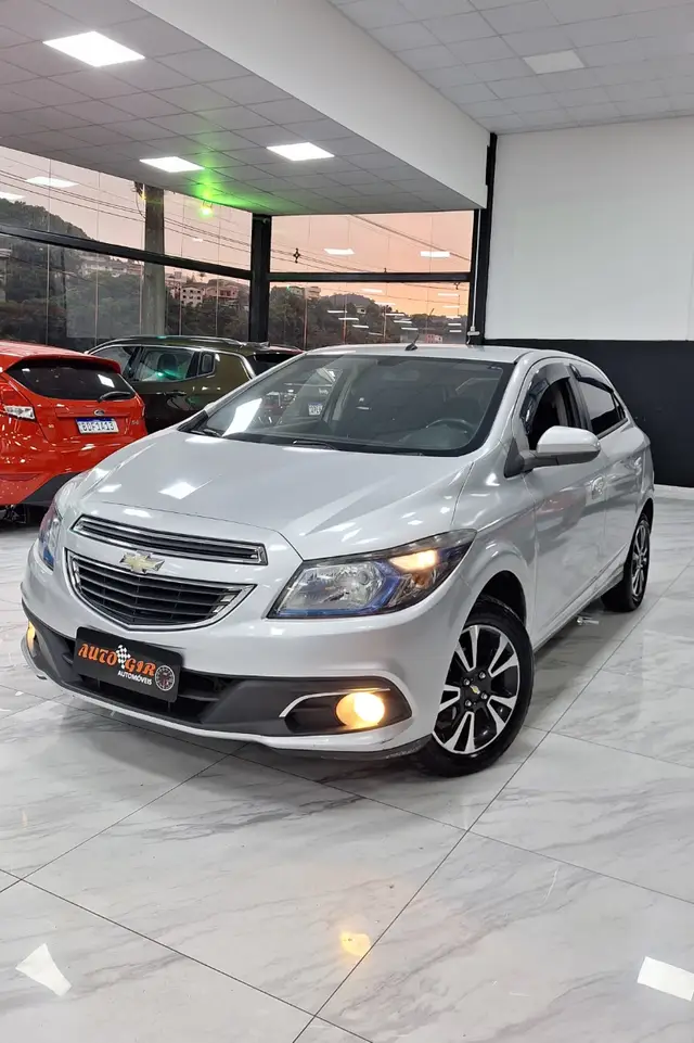 Carro Chevrolet Onix 2015 1.4 LTZ SPE/4 (Aut)
