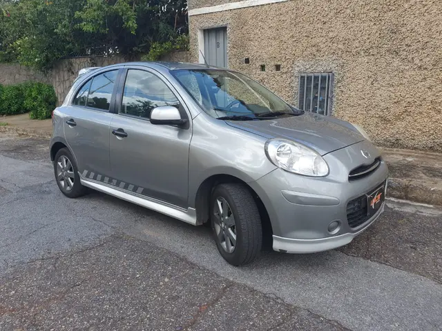 Carro Nissan March 2013 1.6 16V SR (Flex)