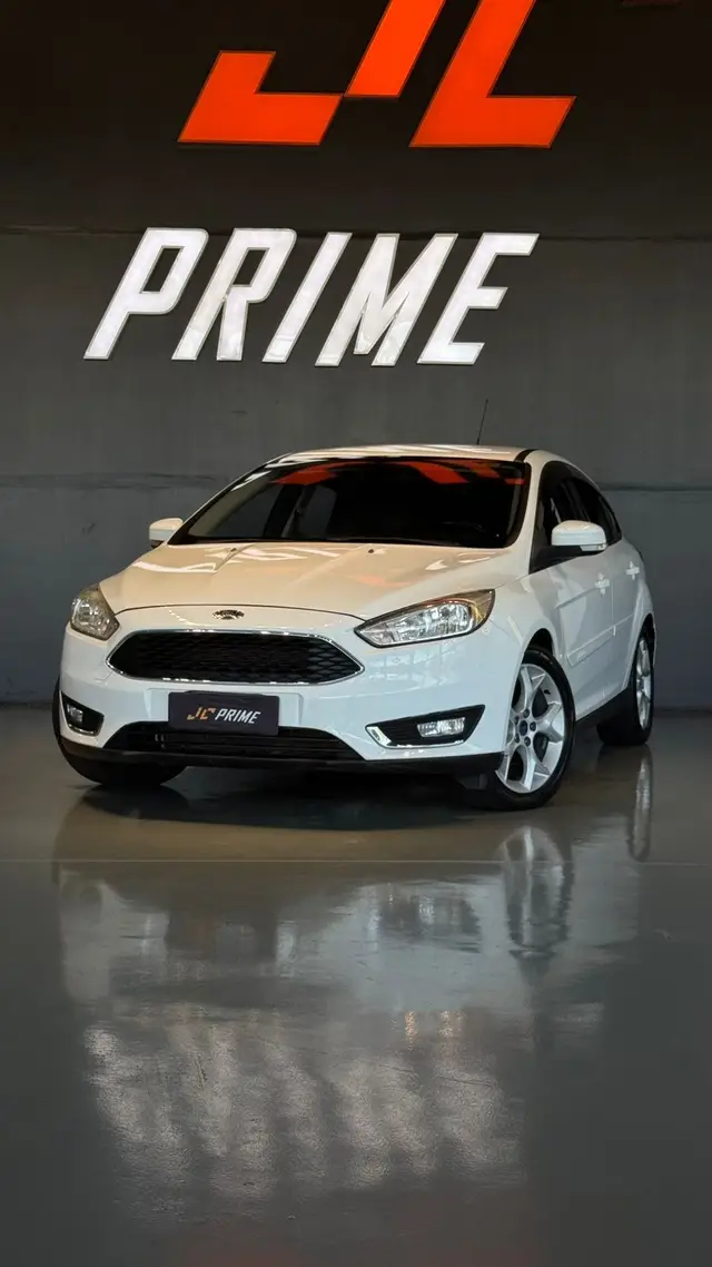 Carro Ford Focus Hatch 2016 SE Plus 2.0 PowerShift