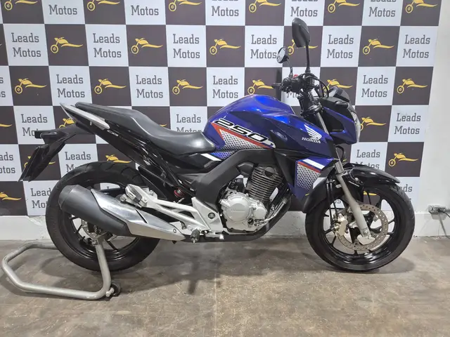 Moto Honda CB 250F Twister 2022 (CBS)