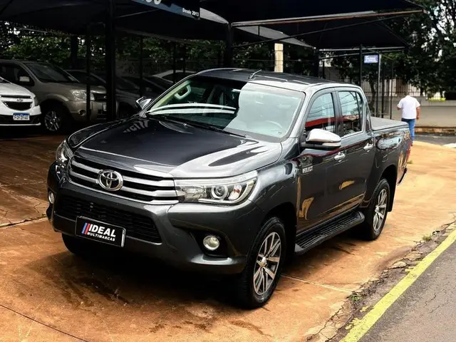 Carro Toyota Hilux Cabine Dupla 2017 Hilux 2.8 TDI SRX CD 4x4 (Aut)