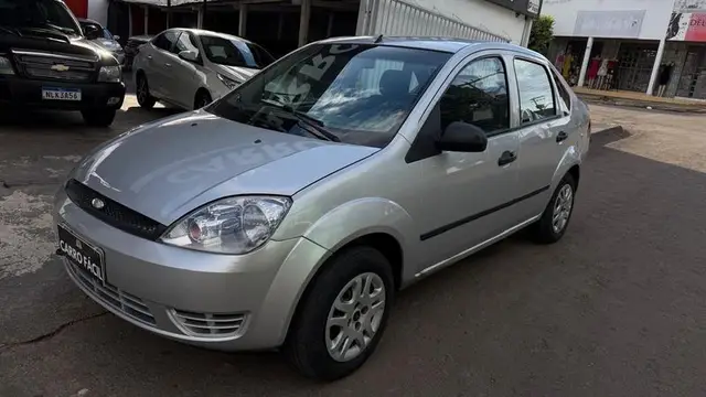 Carro Ford Fiesta Sedan 2006 1.6 (Flex)