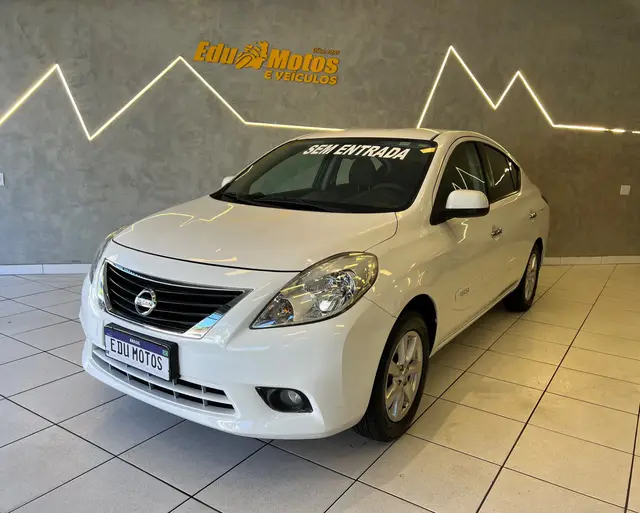 Carro Nissan Versa 2013 1.6 16V SL (Flex)