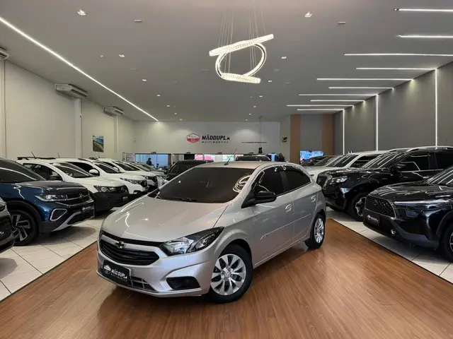 Carro Chevrolet Onix 2021 1.0 (Flex)