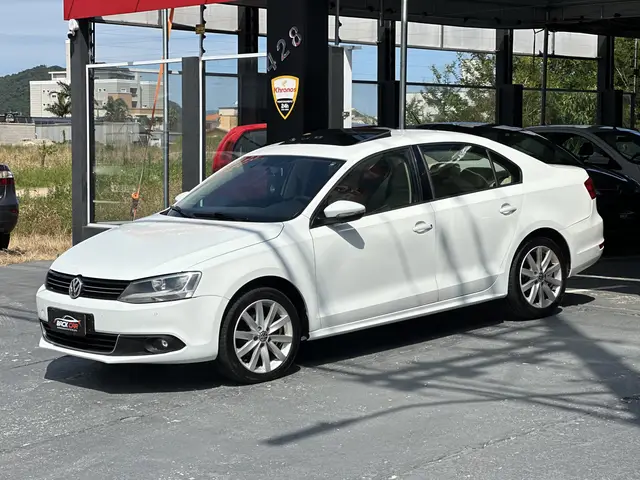 Carro Volkswagen Jetta 2014 2.0 Comfortline (Flex)
