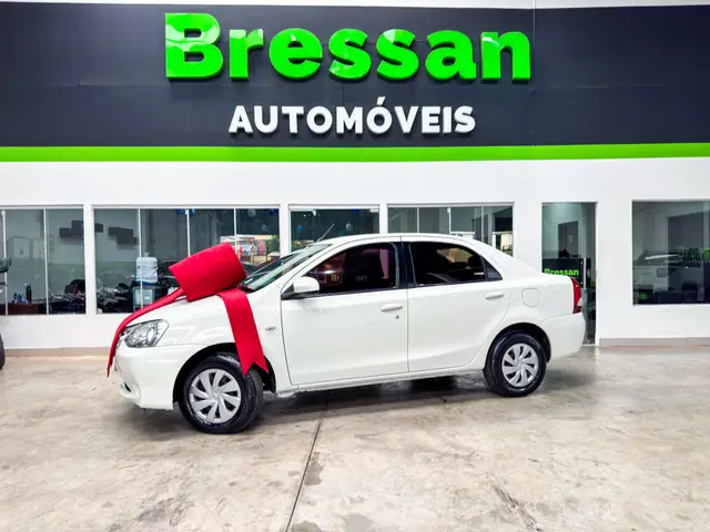 Carro Toyota Etios Sedan 2017 X 1.5 (Aut) (Flex)