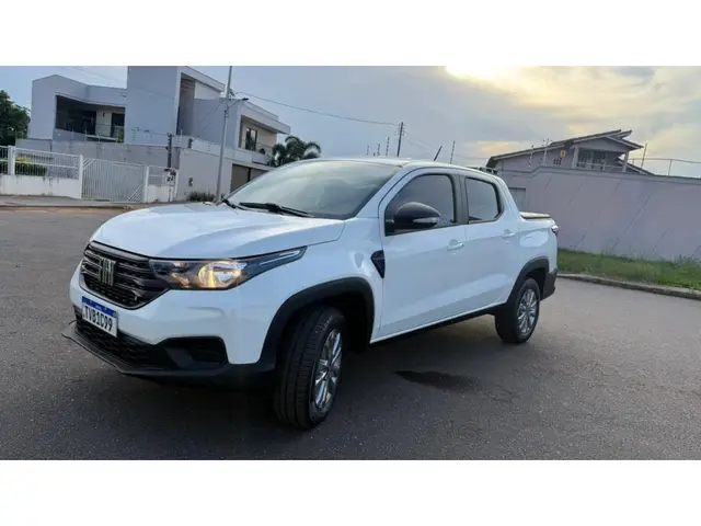 Carro Fiat Strada 2026 Freedom CD 1.3