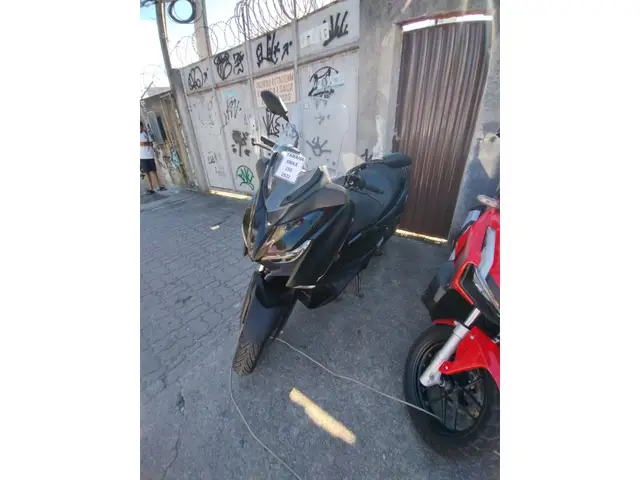Moto Yamaha XMax 2022 250 (ABS)
