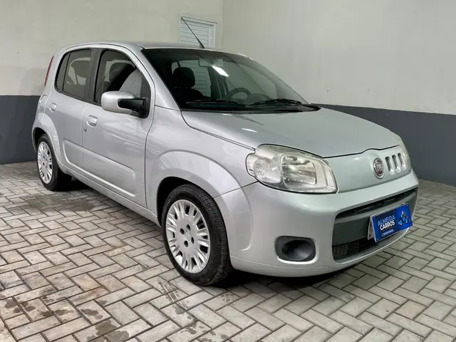 Carro Fiat Uno 2014 Vivace 1.0 8V (Flex) 4p