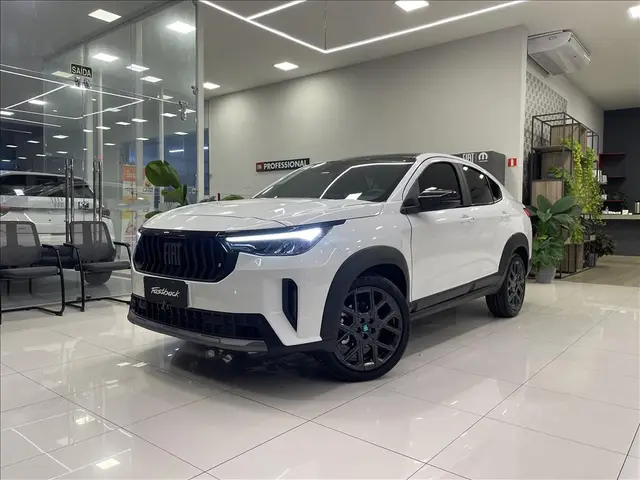 Carro Fiat Fastback 2026 Turbo 200