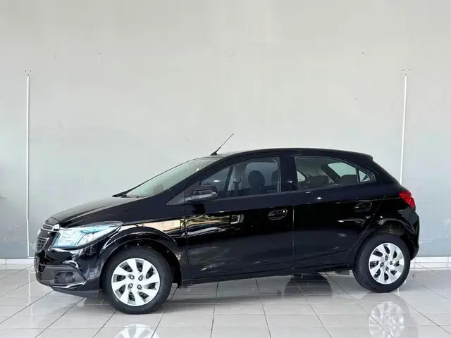 Carro Chevrolet Onix 2014 1.4 LT SPE/4 (Aut)