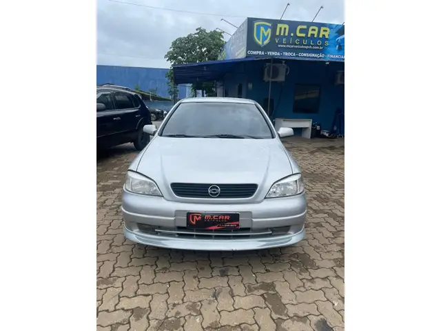 Carro Chevrolet Astra Sedan 2001 GL Milenium 1.8 MPFi