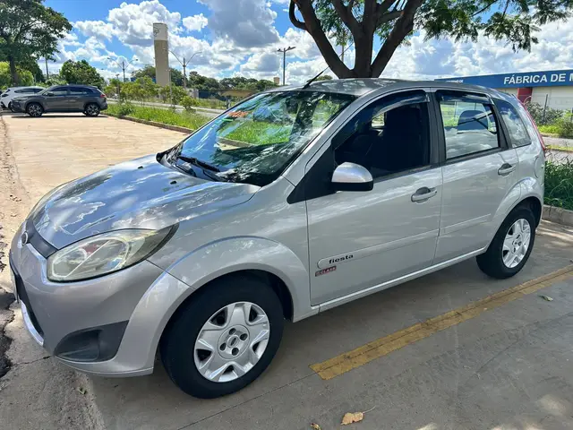 Carro Ford Fiesta Hatch 2011 1.0 (Flex)