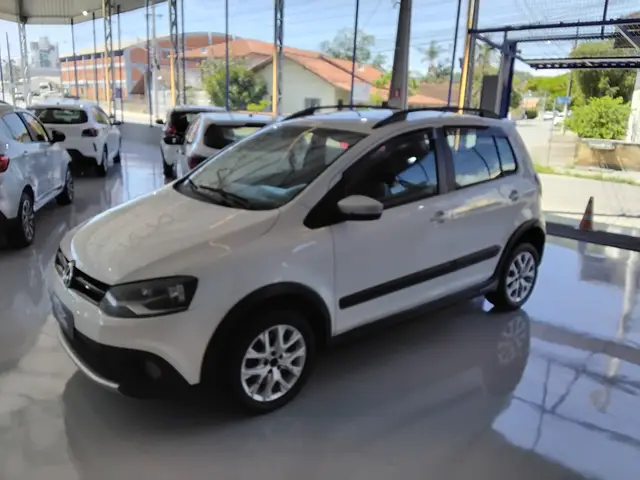 Carro Volkswagen CrossFox 2014 1.6 Mi Total Flex