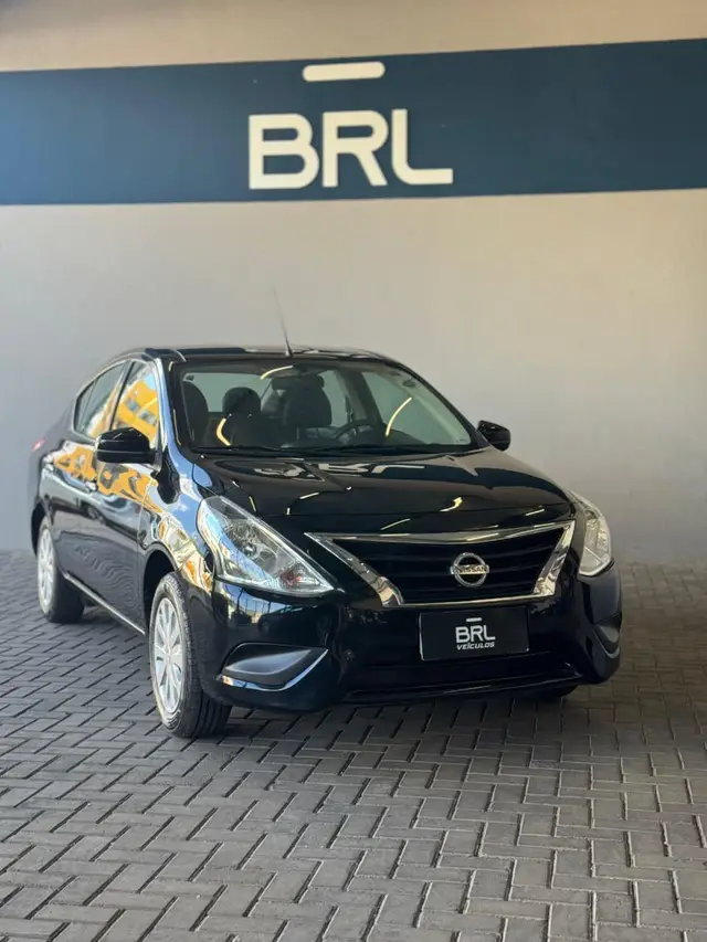 Carro Nissan Versa 2017 1.0 12V (Flex)