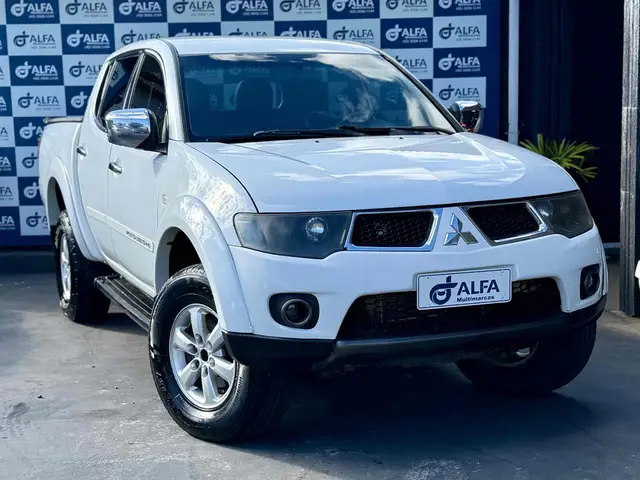 Carro Mitsubishi L200 Triton Sport 2009 L 200 Triton HPE 4x4 3.2 (aut) (CD)