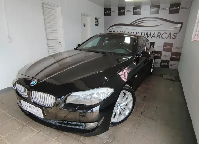 Carro BMW 550i 2011 550iA 4.4 32V 407cv Bi-Turbo