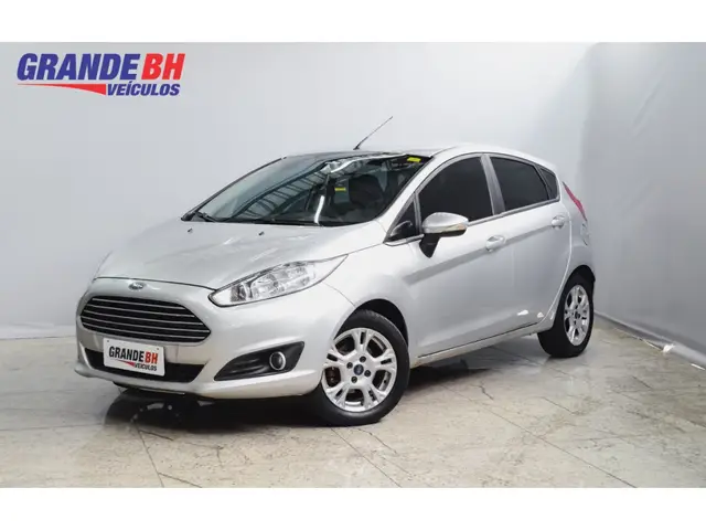 Carro Ford Fiesta Hatch 2015 Titanium Powershift 1.6 (Flex)