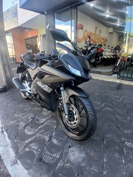 Moto Yamaha YZF R15 2024 ABS