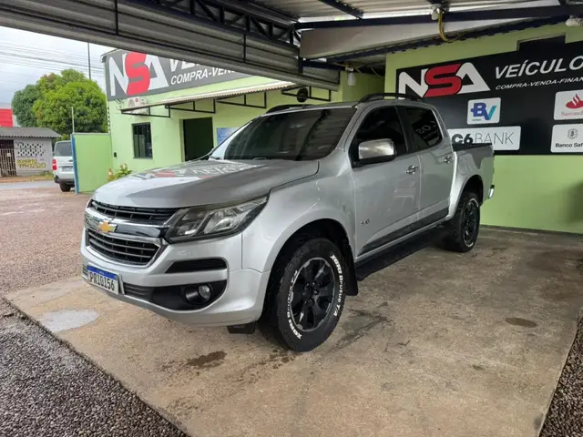 Carro Chevrolet S10 Cabine Dupla 2017 S10 2.5 ECOTEC SIDI Advantage 4x2 (Cabine Dupla)