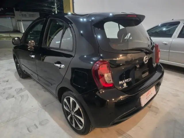 Carro Nissan March 2015 1.6 16V SL (Flex)