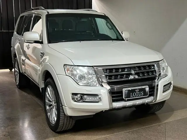 Carro Mitsubishi Pajero 2017 3.2 DI-D HPE 4WD (Aut)