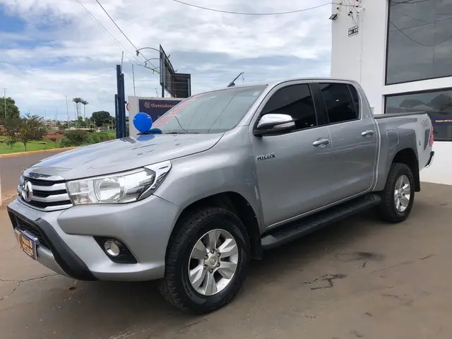 Carro Toyota Hilux Cabine Dupla 2017 Hilux 2.8 TDI SRV CD 4x4 (Aut)