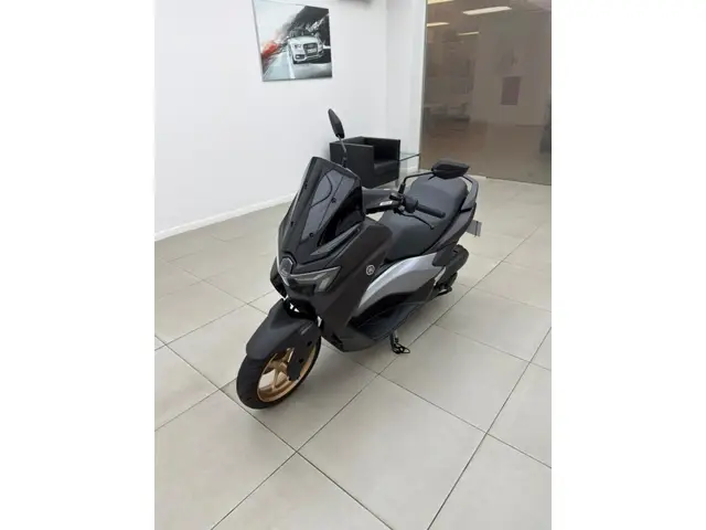 Moto Yamaha NMax 2025 Connected 160 ABS
