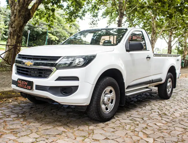 Carro Chevrolet S10 Cabine Simples 2017 S10 2.8 CTDi Cabine Simples LS 4WD