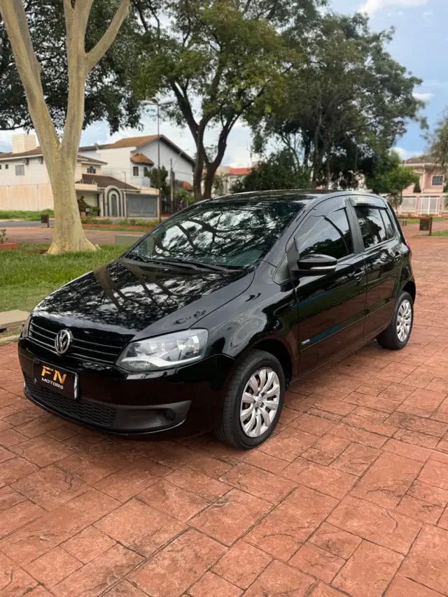 Carro Volkswagen Fox 2014 1.6 VHT (Flex)