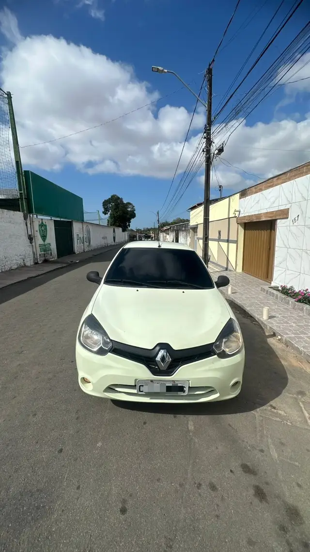 Carro Renault Clio 2014 Hatch. RN 1.0 16V