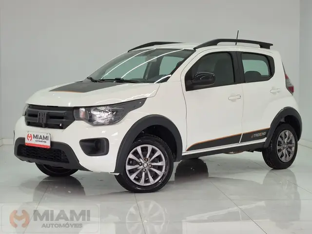 Carro Fiat Mobi 2024 Trekking 1.0