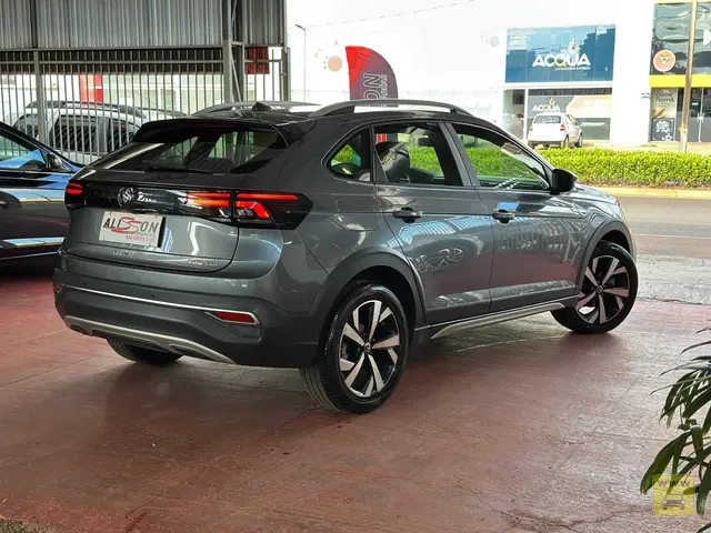 Carro Volkswagen Nivus 2023 Highline 200 TSI