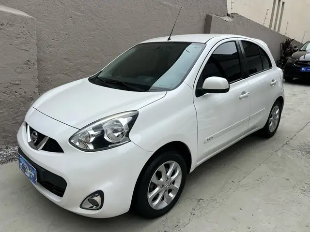 Carro Nissan March 2016 1.6 16V SV (Flex)