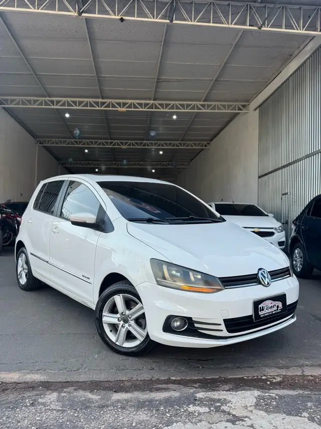Carro Volkswagen Fox 2015 Highline 1.6 16v MSI (Flex)