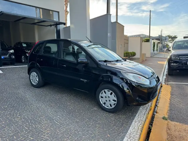 Carro Ford Fiesta Sedan 2014 SE 1.6 Rocam (Flex)