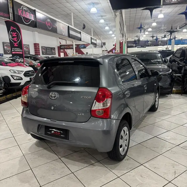 Carro Toyota Etios 2015 X 1.3 (Flex)