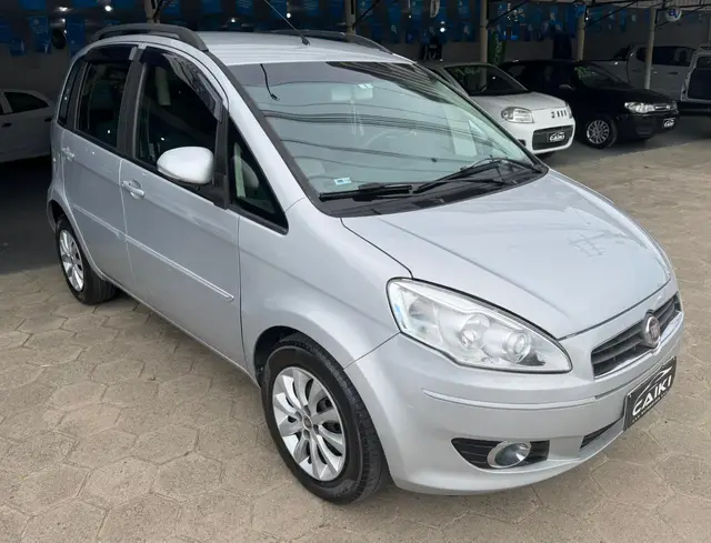 Carro Fiat Idea 2012 Attractive 1.4 8V (Flex)