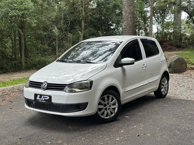 Carro Volkswagen Fox 2011 1.0 8V (Flex) 4p