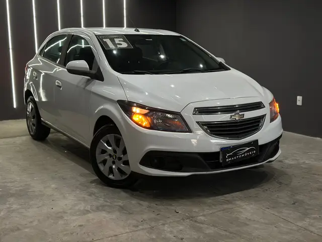 Carro Chevrolet Onix 2015 1.4 LT SPE/4 (Aut)