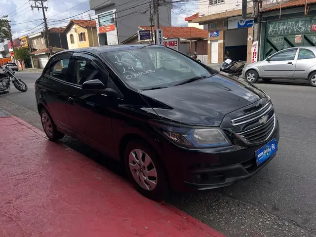 Carro Chevrolet Onix 2015 1.4 LT SPE/4