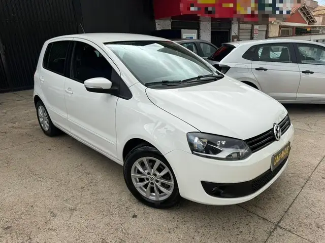 Carro Volkswagen Fox 2014 1.0 TEC (Flex) 4p