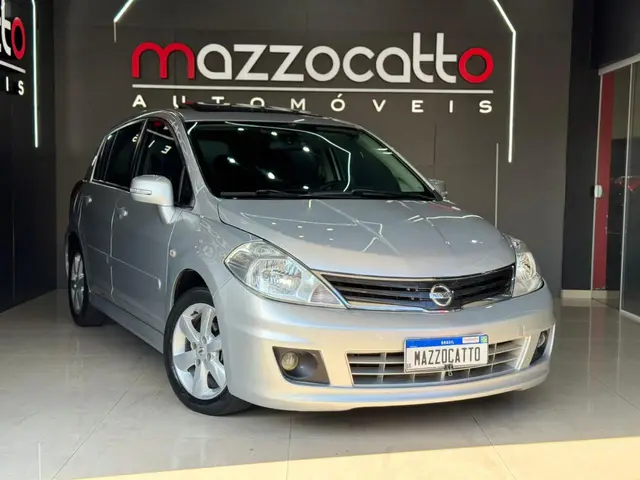 Carro Nissan Tiida 2013 SL 1.8 (flex) (aut)