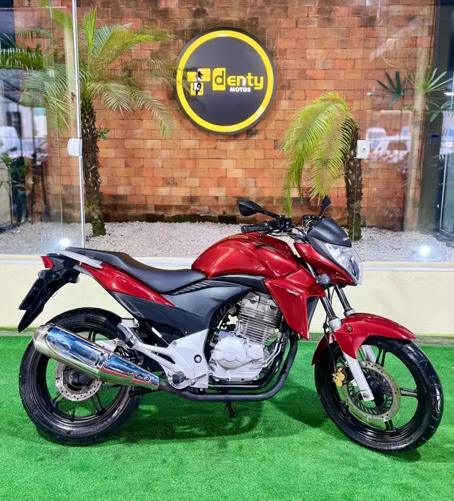 Moto Honda CB 300R 2013 Standard