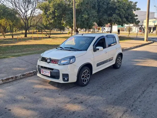 Carro Fiat Uno 2015 Sporting 1.4 8V Dualogic (Flex)