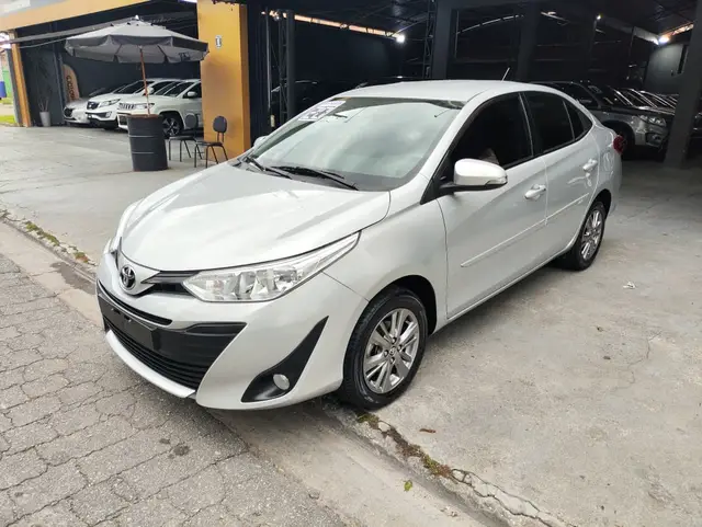 Carro Toyota Yaris Sedan 2020 1.5 XL Plus Connect CVT (Flex)